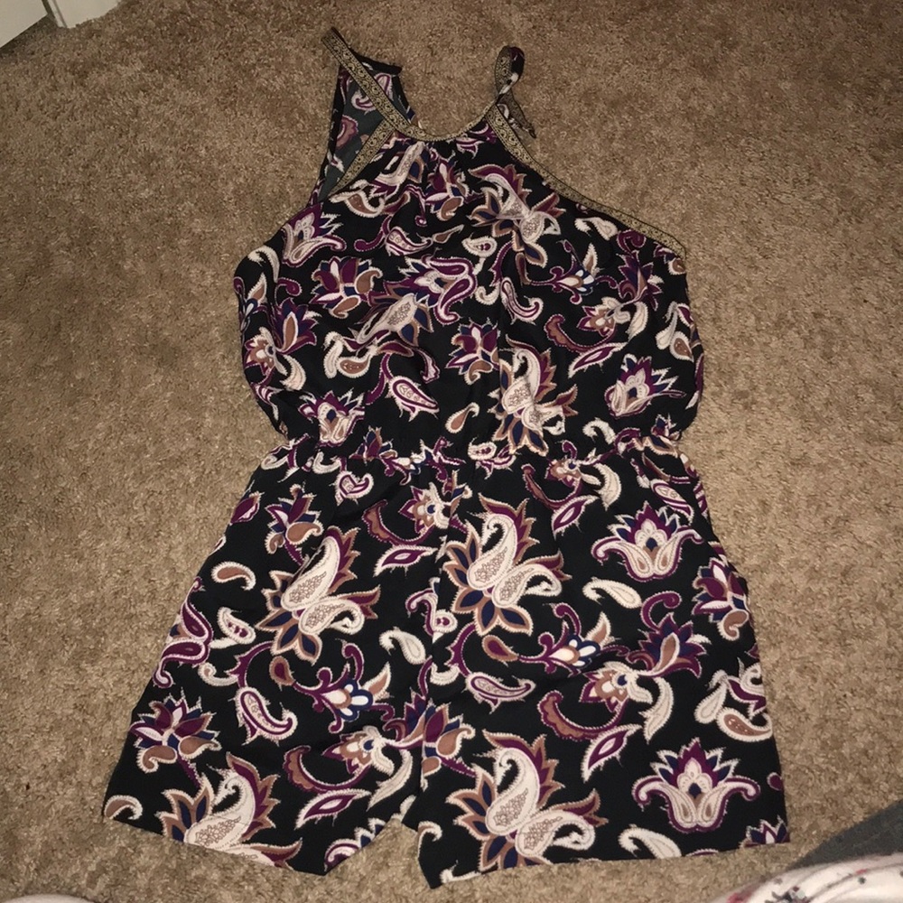 Beautiful romper WITH POCKETS